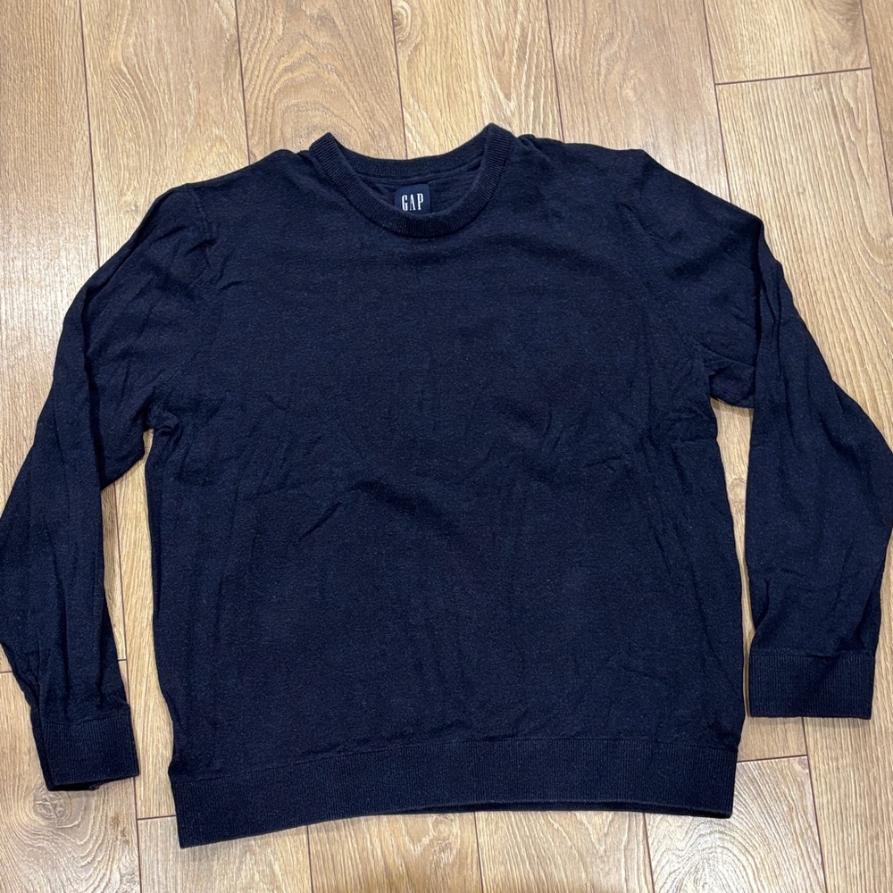 GAP Men's Dark Crewneck Sweater